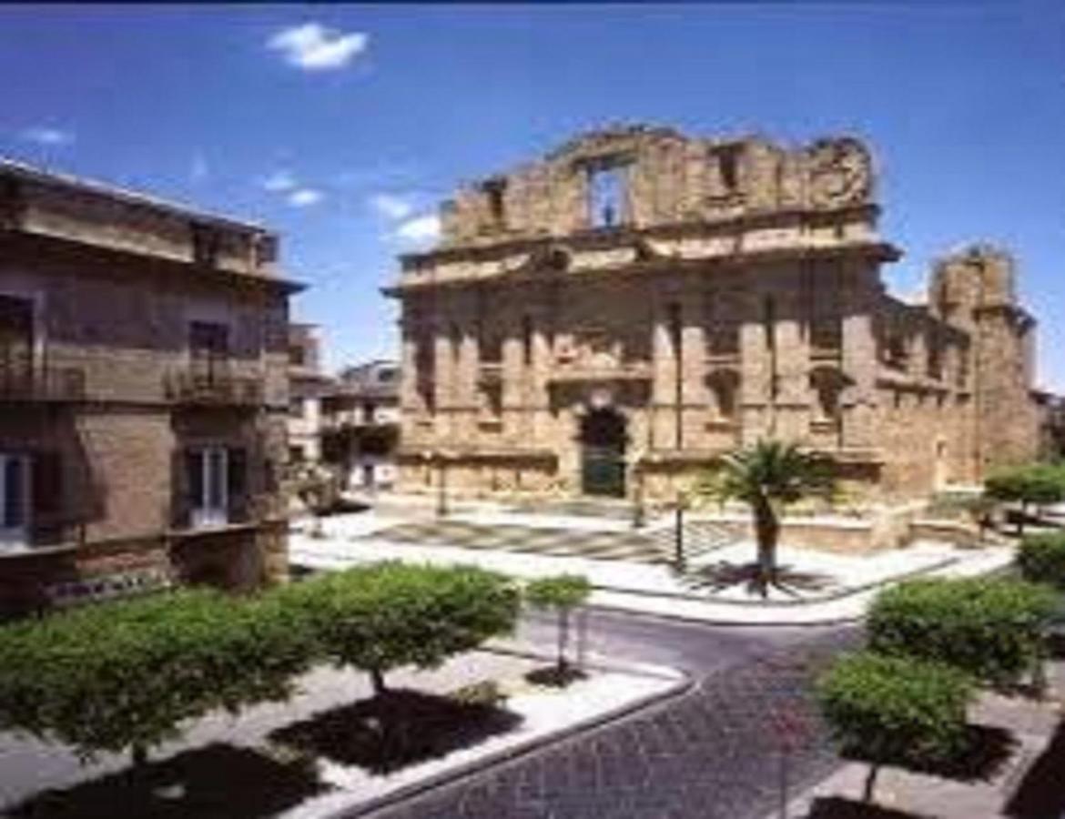 Stria House Villa Mazzarino Bagian luar foto